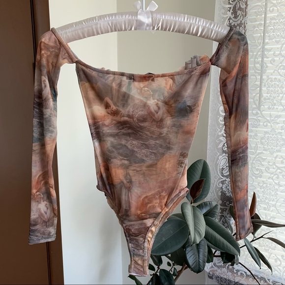 Pretty Little Thing Renaissance Mesh Bodysuit - Picture 4 of 7